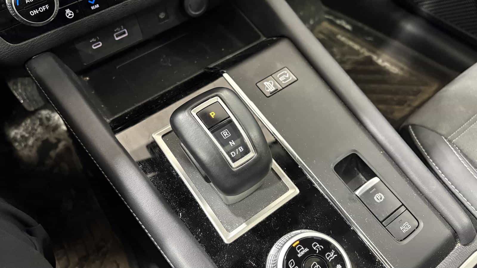 2024 Mitsubishi Outlander PHEV Le *Awd *Toit Pano *Cuir *Bizone *Gps *Carplay *Caméra 360 - Image 23