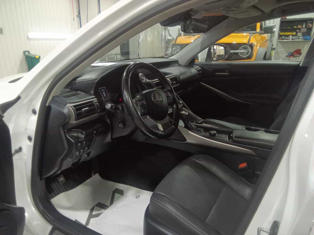 Image 14 Lexus IS Is 300 *V6 *Awd *Toit *Cuir *Siege Ventilé *Gps 2019