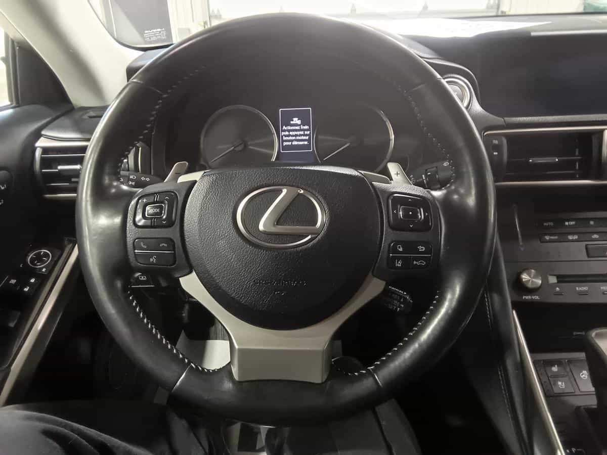Image 15 Lexus IS Is 300 *V6 *Awd *Toit *Cuir *Siege Ventilé *Gps 2019