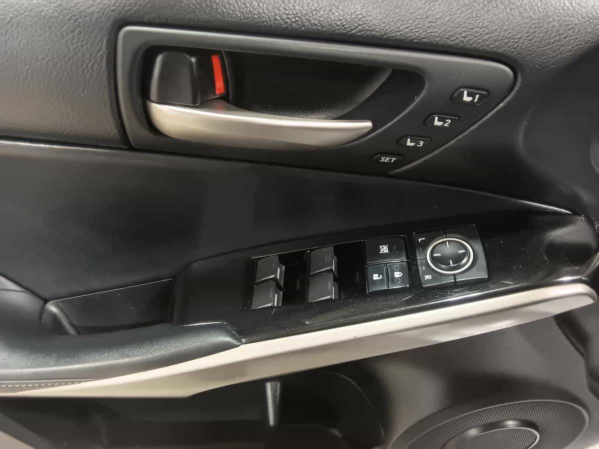 2019 Lexus IS Is 300 *V6 *Awd *Toit *Cuir *Siege Ventilé *Gps - Image 25