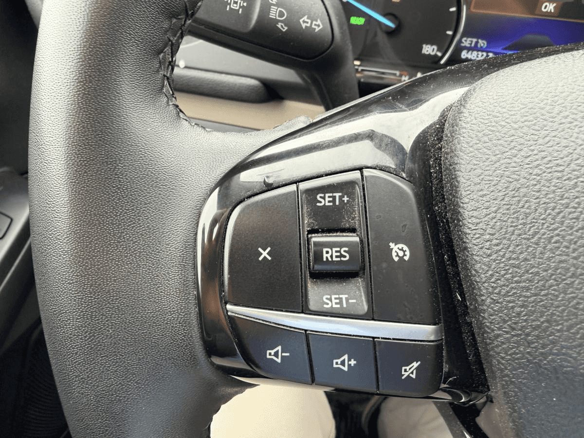 2022 Ford Escape SEL hybride TI - Image 23