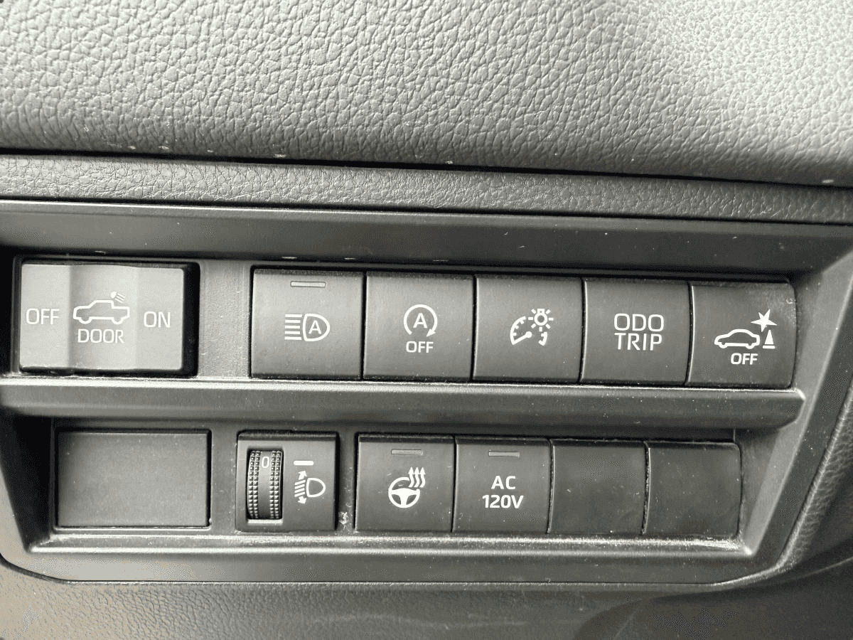 2023 Toyota Tundra Limited CrewMax 4x4 - Image 23