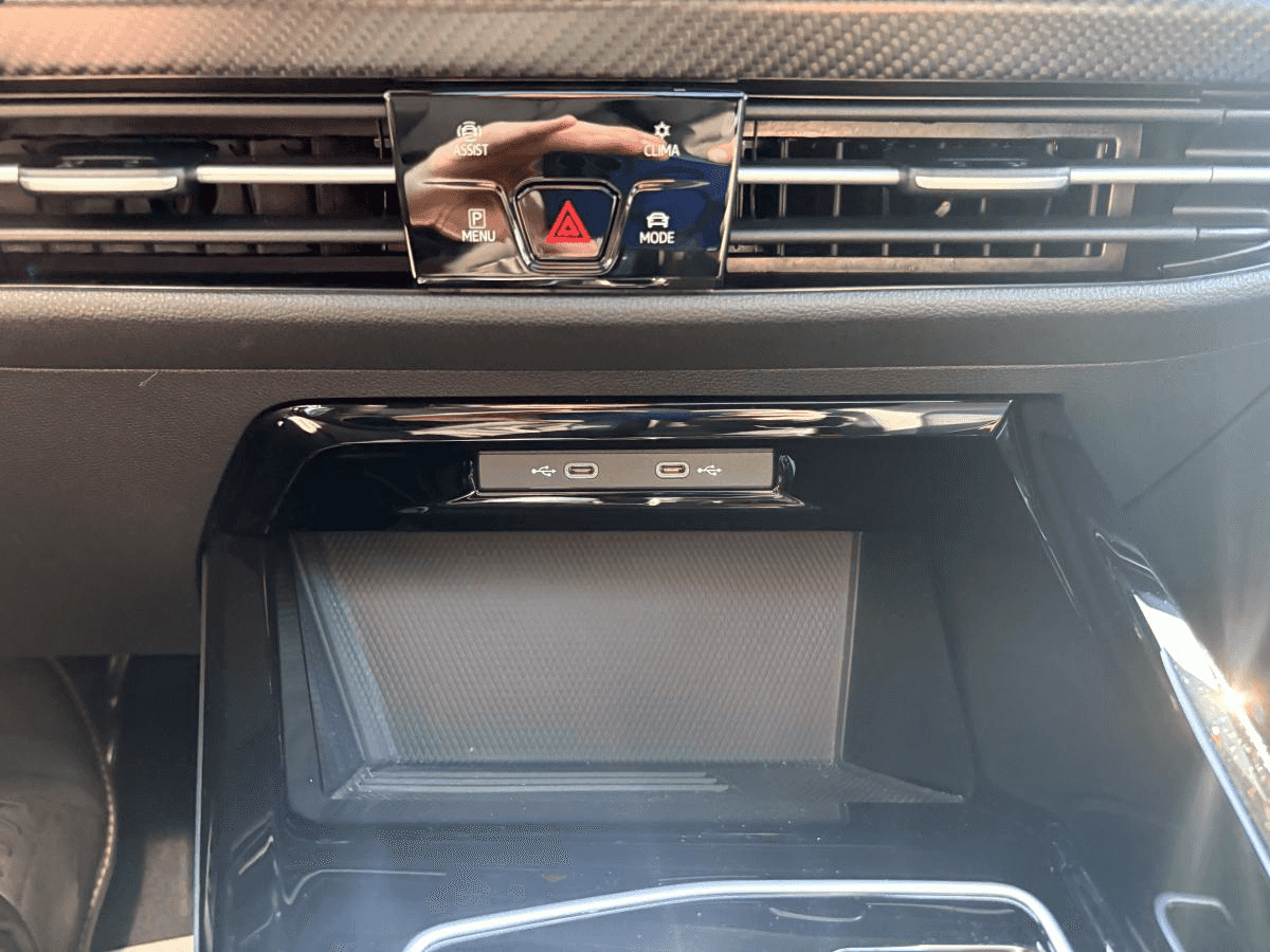 Image 21 Volkswagen Golf R Black Edition Awd * 328Hp * Cuir * Toit * Gps * Harman Kardon * 2025