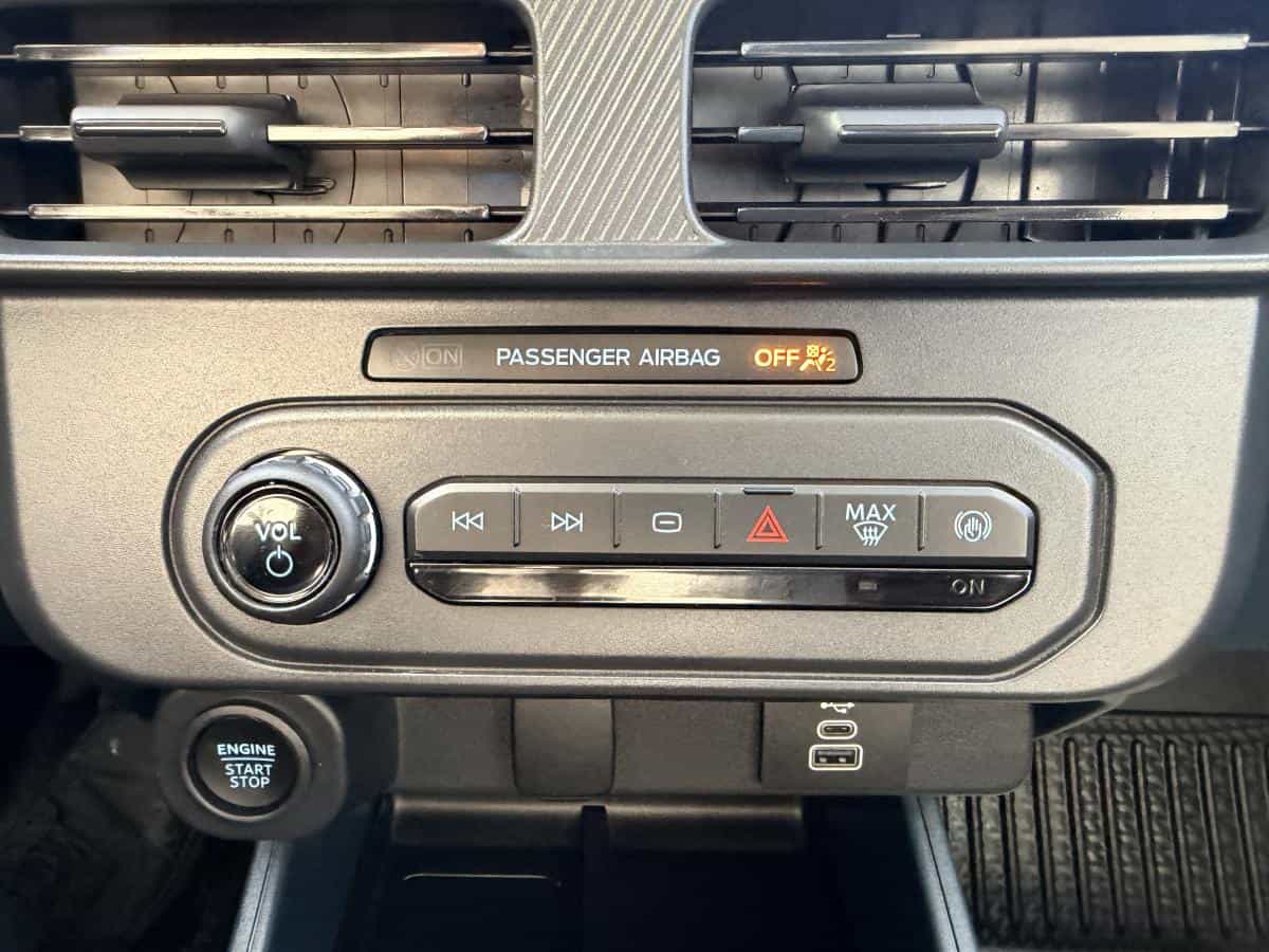 2025 Ford Maverick XLT AWD SuperCrew - Image 16