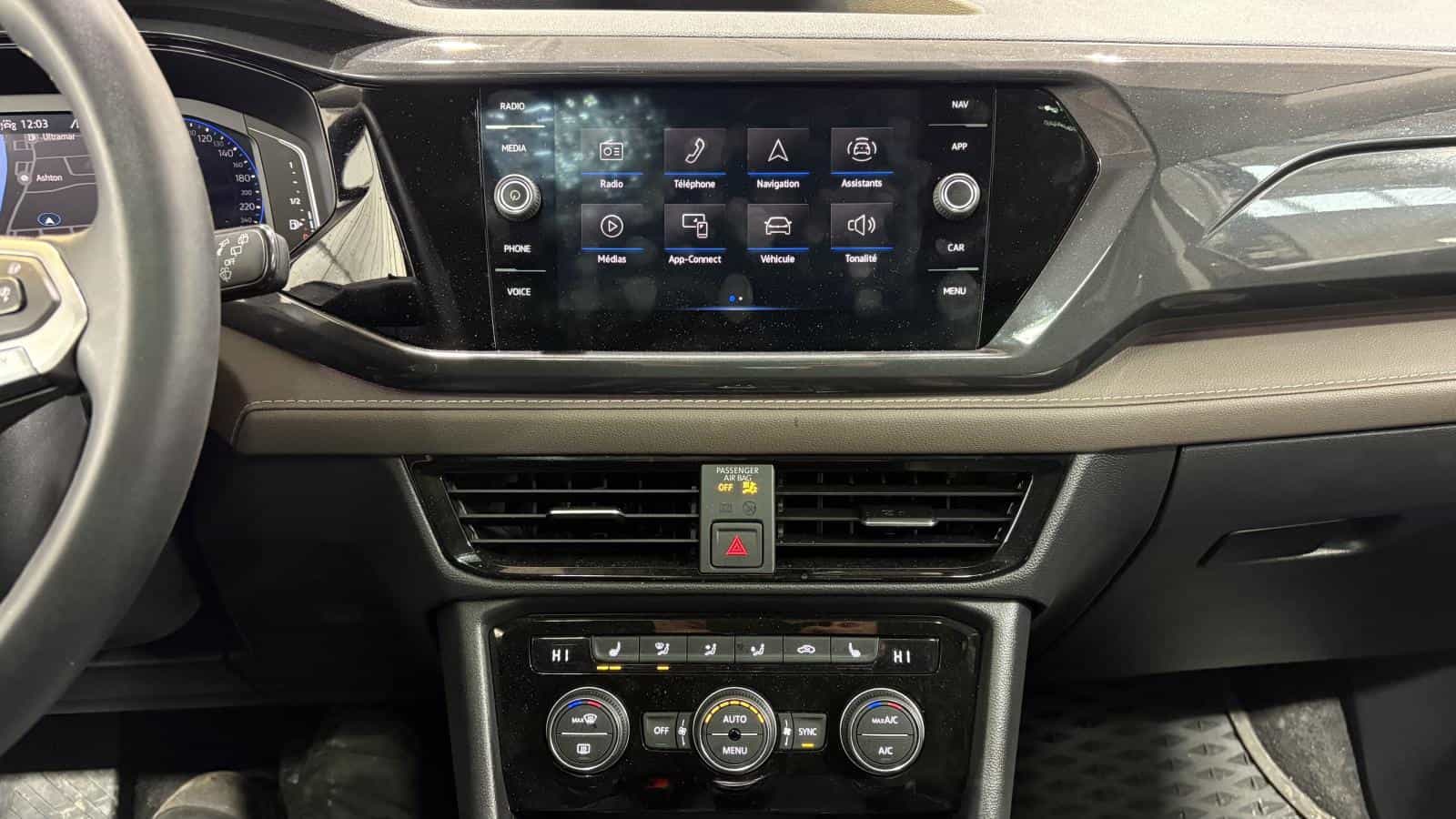 2023 Volkswagen Taos Highline Turbo *Awd *Bizone *Toit Pano *Cuir *Gps *Carplay - Image 23