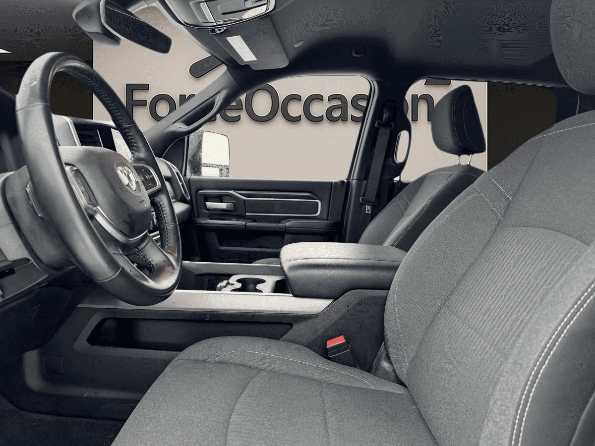 2023 RAM 3500 Big Horn cabine d'équipe 4x4 Boîte de 8 pi - Image 3