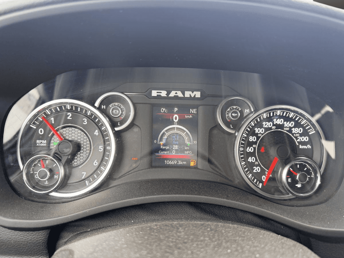 2023 RAM 3500 Big Horn cabine d'équipe 4x4 Boîte de 8 pi - Image 20