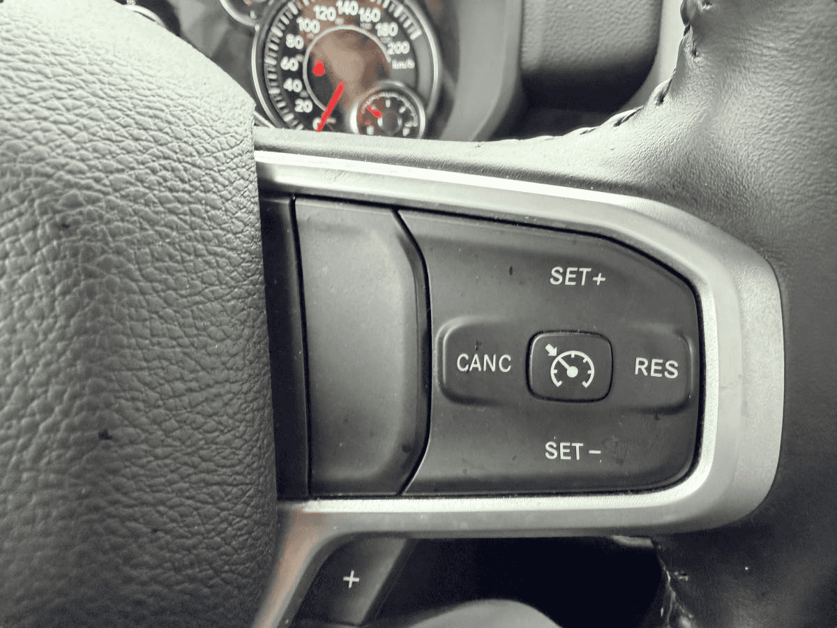 2023 RAM 3500 Big Horn cabine d'équipe 4x4 Boîte de 8 pi - Image 22