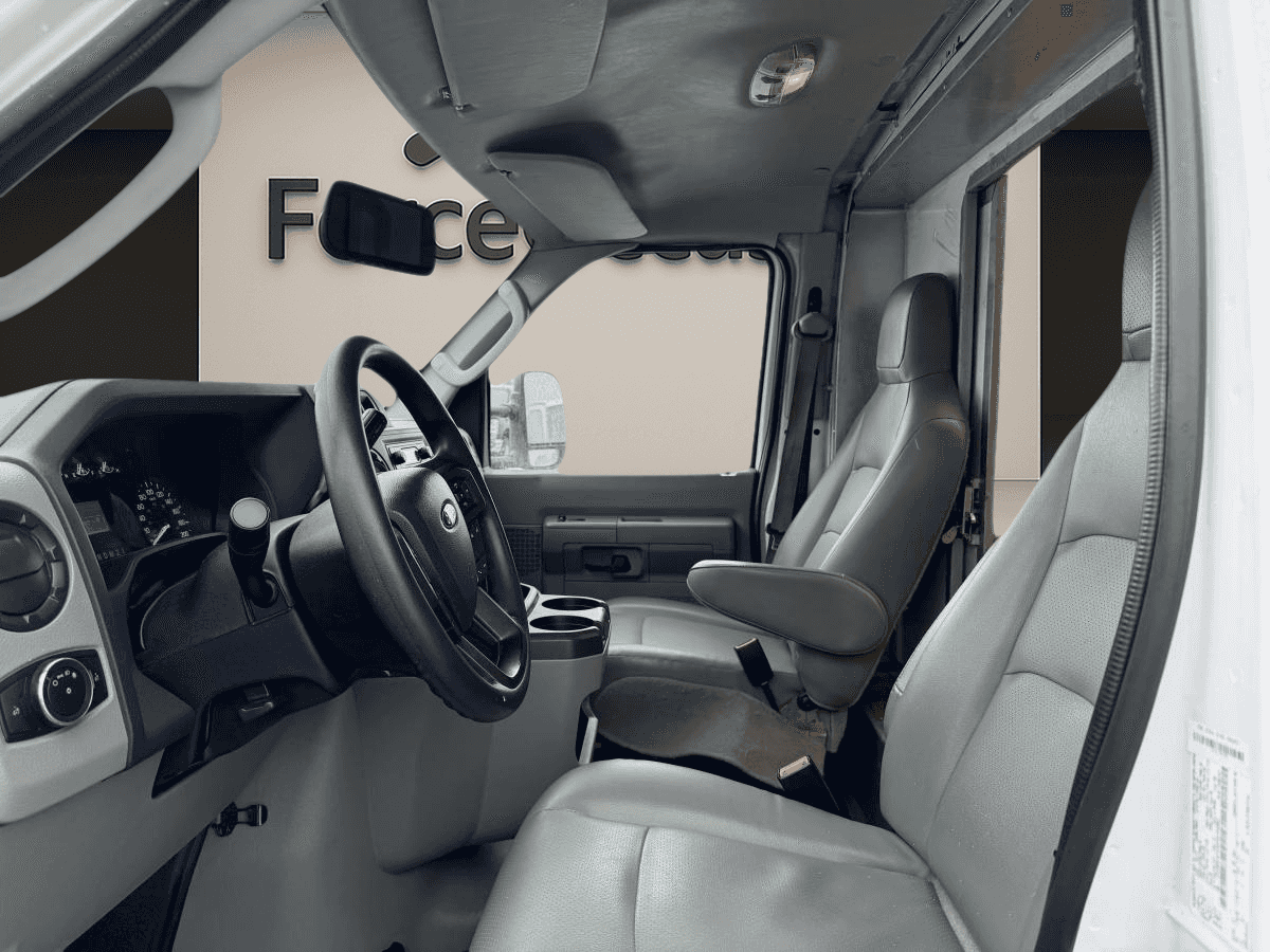 Image 3 Ford E-450 E-450 158 po RARJ 2023