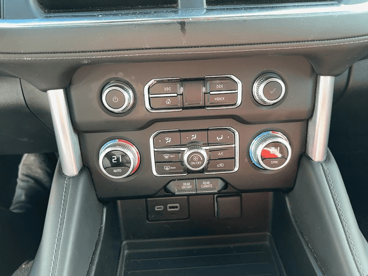 2024 GMC Yukon Sle 4 Portes V8 - Image 19