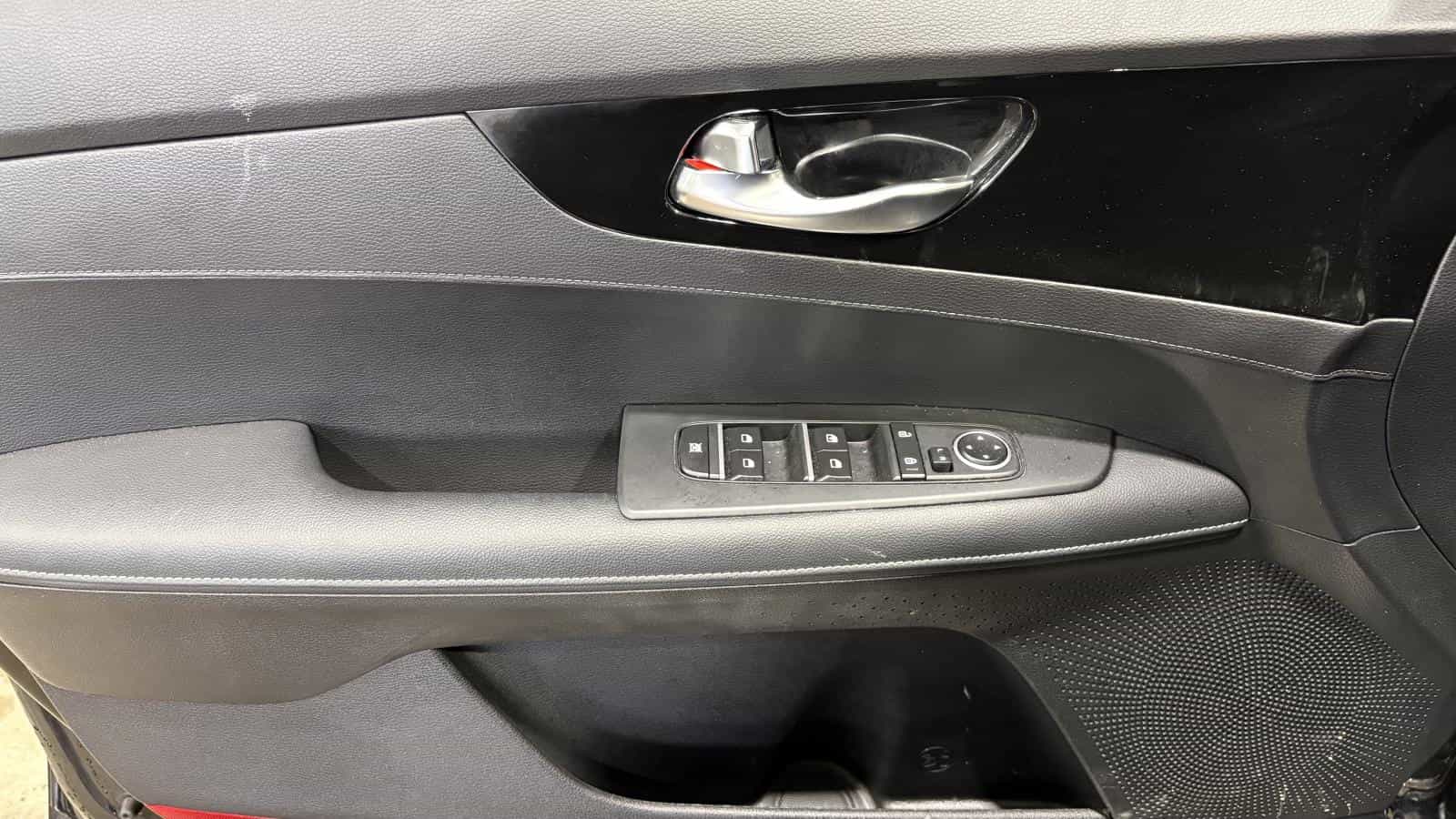 Image 11 Kia Forte Ex *Carplay *Caméra *Volant/Siege Chauffant *Cruise 2024