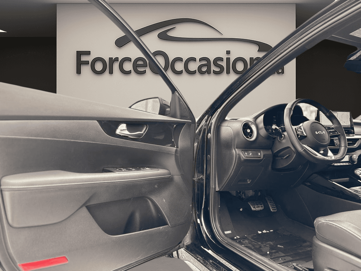 2023 Kia Forte Gt-Line * Cuir * Toit * Caméra * Carplay * Sièges Ventilés * - Image 5