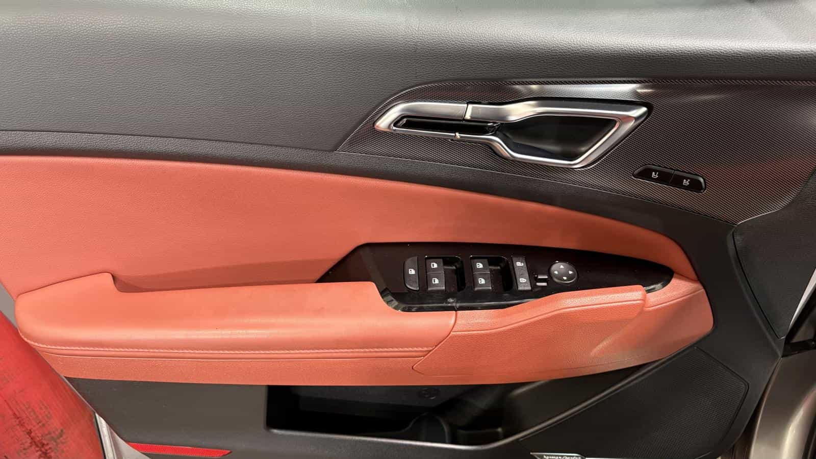 Image 19 Kia Sportage Sx *Awd *Cuir Rouge *Toit Pano *Gps *Bizone *Carplay 2024