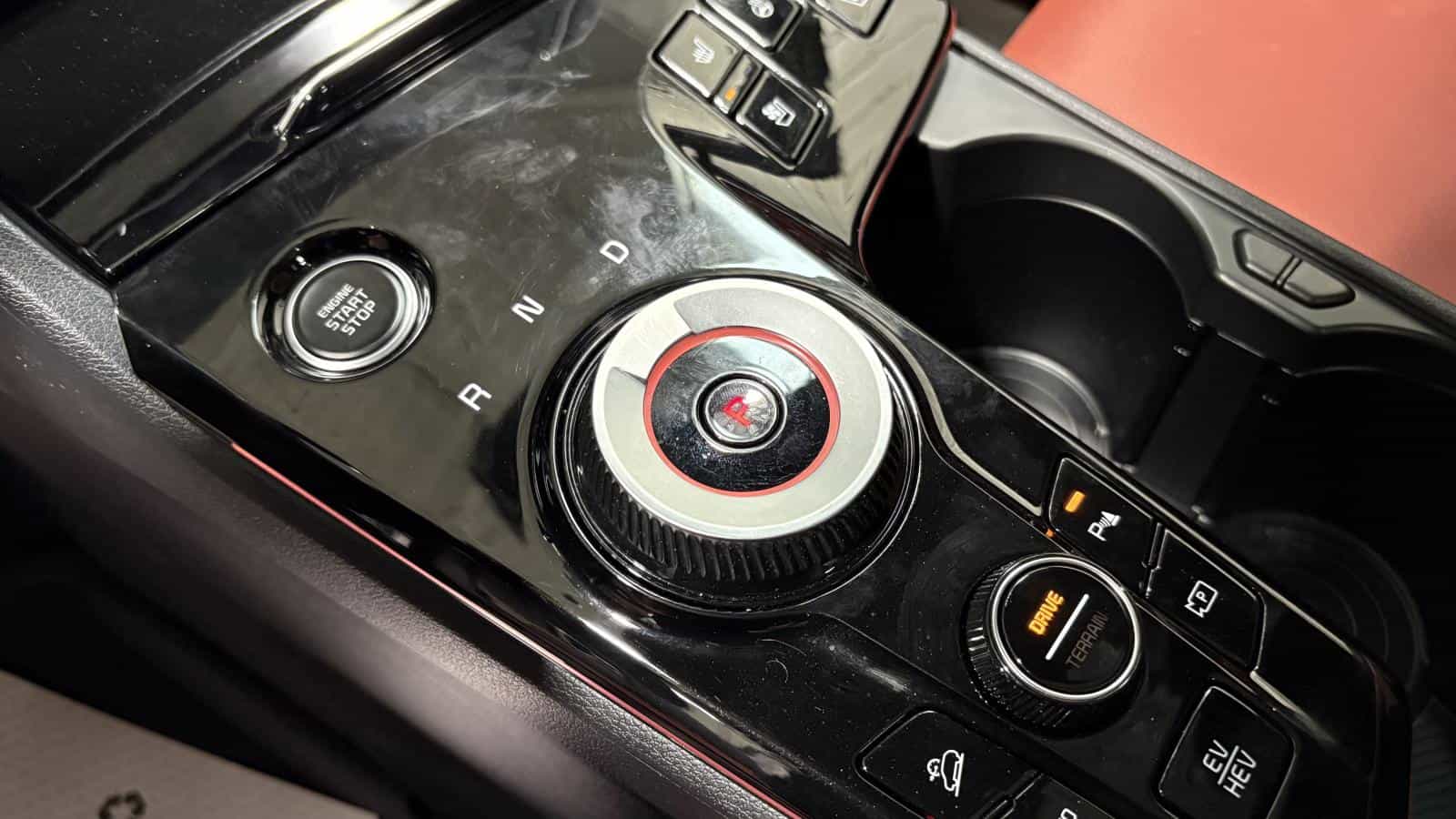 Image 20 Kia Sportage Sx *Awd *Cuir Rouge *Toit Pano *Gps *Bizone *Carplay 2024