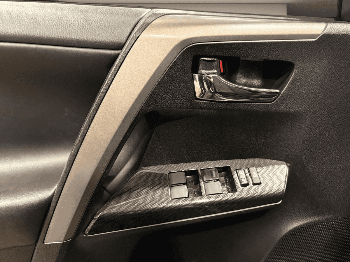 Image 7 Toyota Rav4 Xle Trail Awd * Toit * Caméra * Carplay * 3500Lbs Towing * 2018