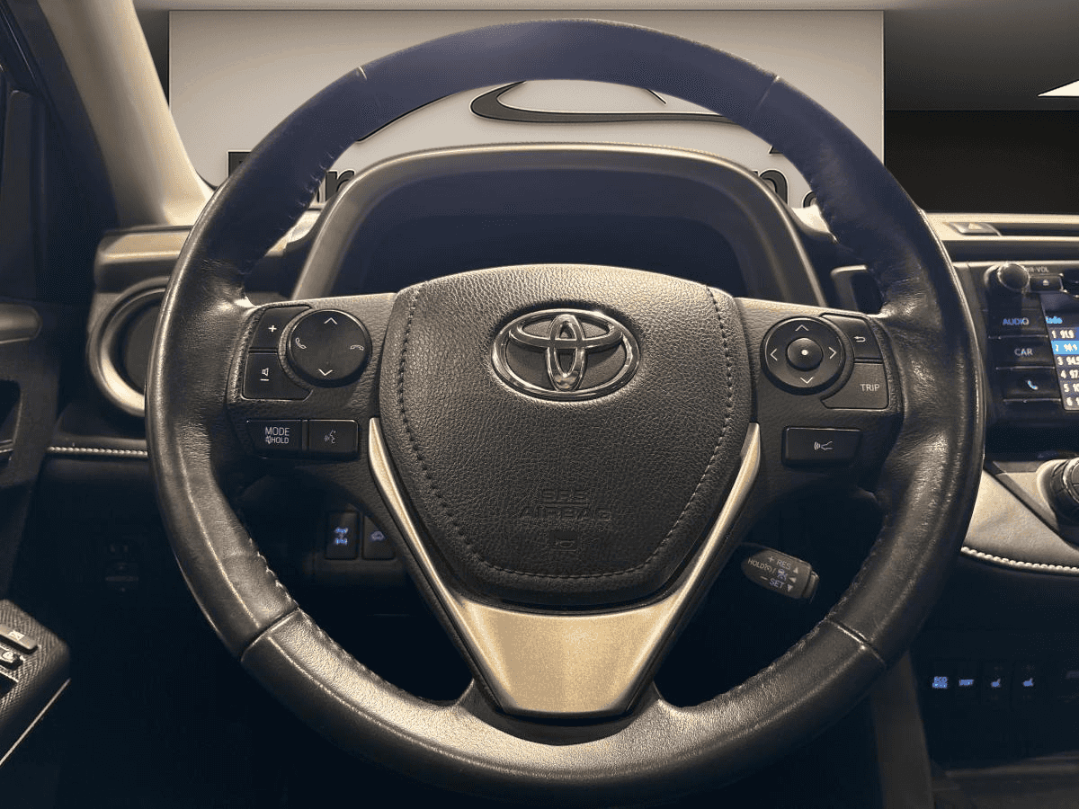 Image 13 Toyota Rav4 Xle Trail Awd * Toit * Caméra * Carplay * 3500Lbs Towing * 2018