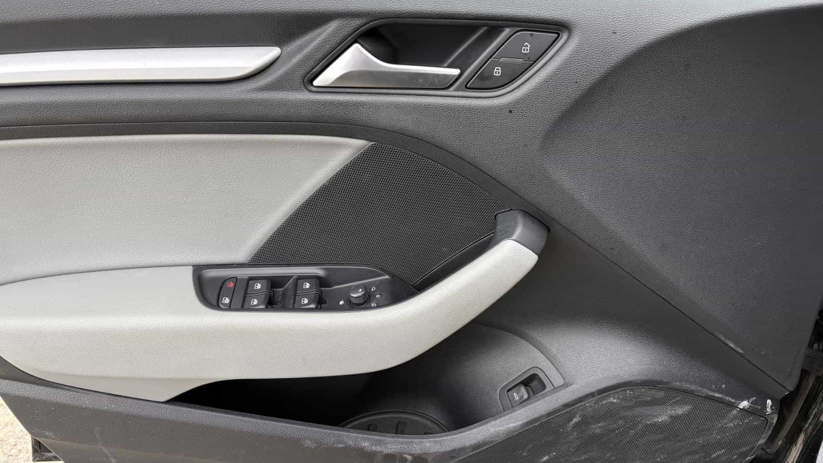 Image 11 Audi A3 Komfort 45 Turbo *Carplay *Cuir *Toit *Bizone *Caméra 2019