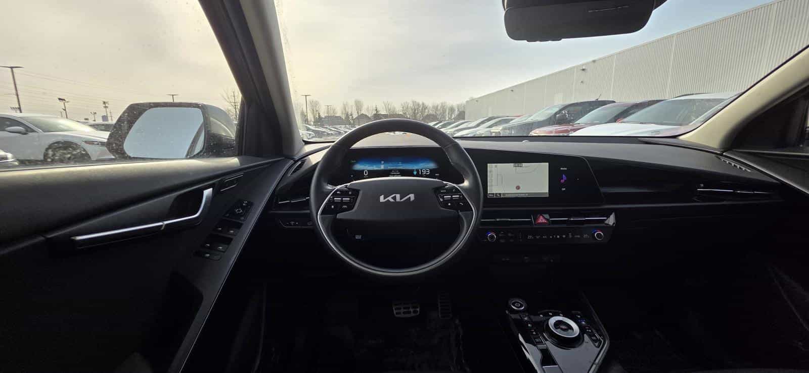Image 8 Kia Niro EV Limited *TOIT *CUIR *GPS *AUDIO HARMAN/KARDON *SIÈGE MÉMOIRE 2023