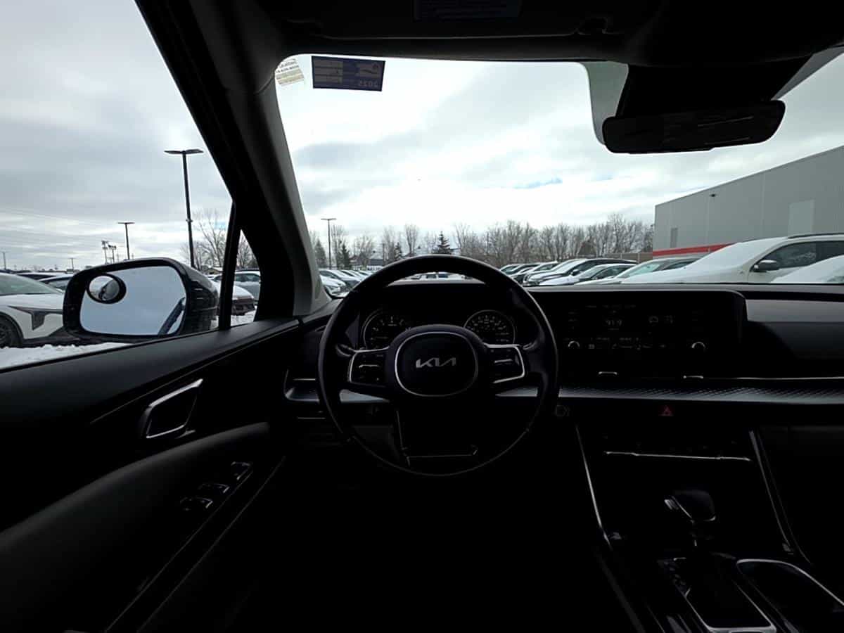 Image 2 Kia Carnival Lx+ *Volant Chauffant *Sièges Chauffants *8 Passagers 2023