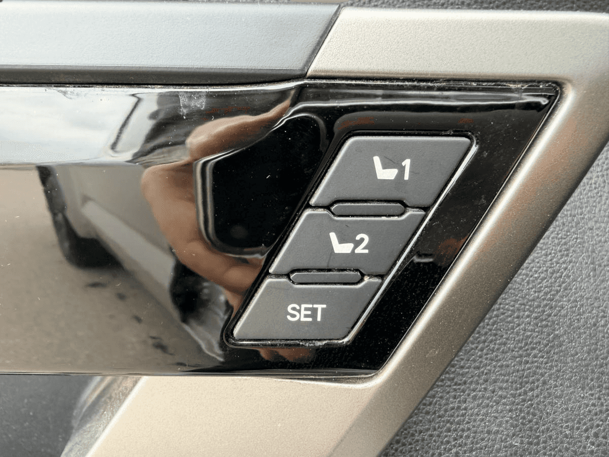 Image 22 Toyota Tundra Limited CrewMax 4x4 2023