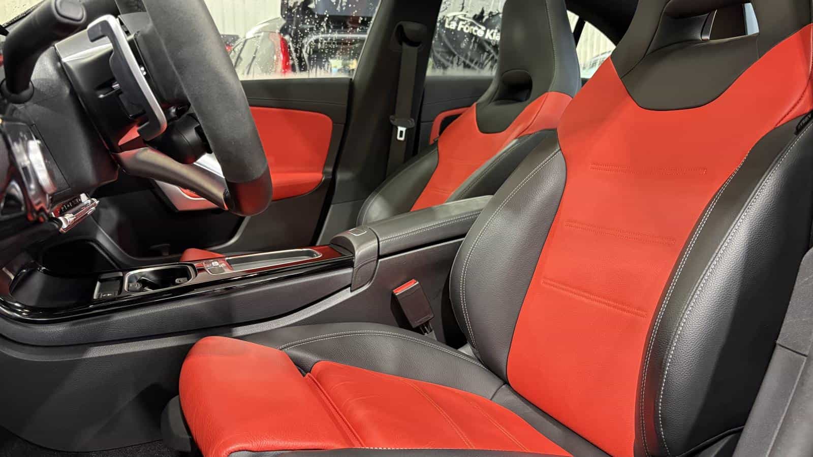 Image 17 Mercedes-Benz CLA Cla 35 Amg Turbo *4Matic *Caméra 360 *Carplay *Bizone *Gps 2024