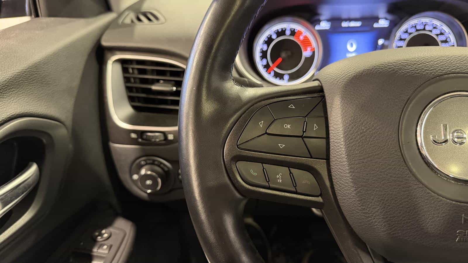 Image 16 Jeep Cherokee Trailhawk 4X4 *2.0L Turbo *Cuir *Toit *Caméra *Carplay *Bizone 2020