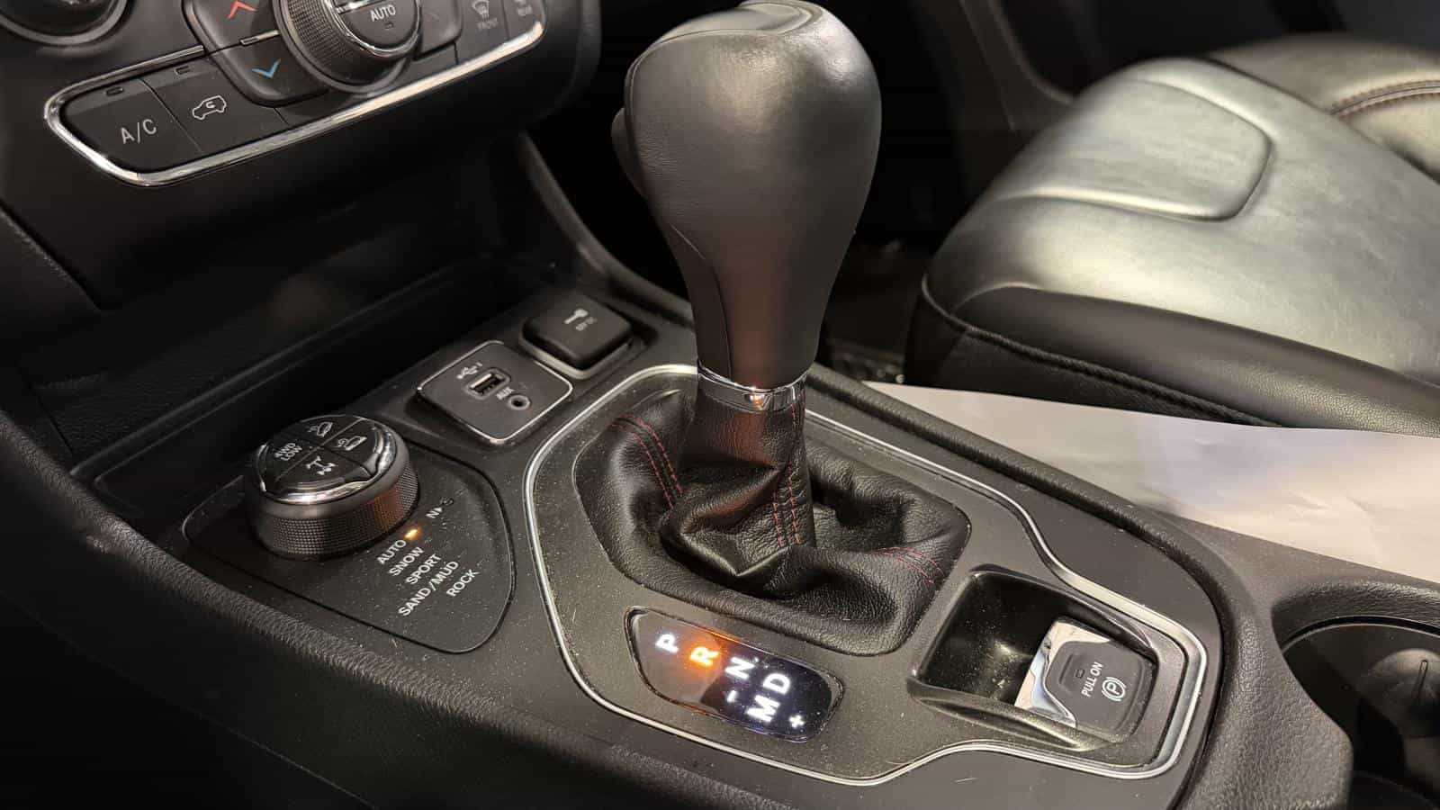 Image 26 Jeep Cherokee Trailhawk 4X4 *2.0L Turbo *Cuir *Toit *Caméra *Carplay *Bizone 2020