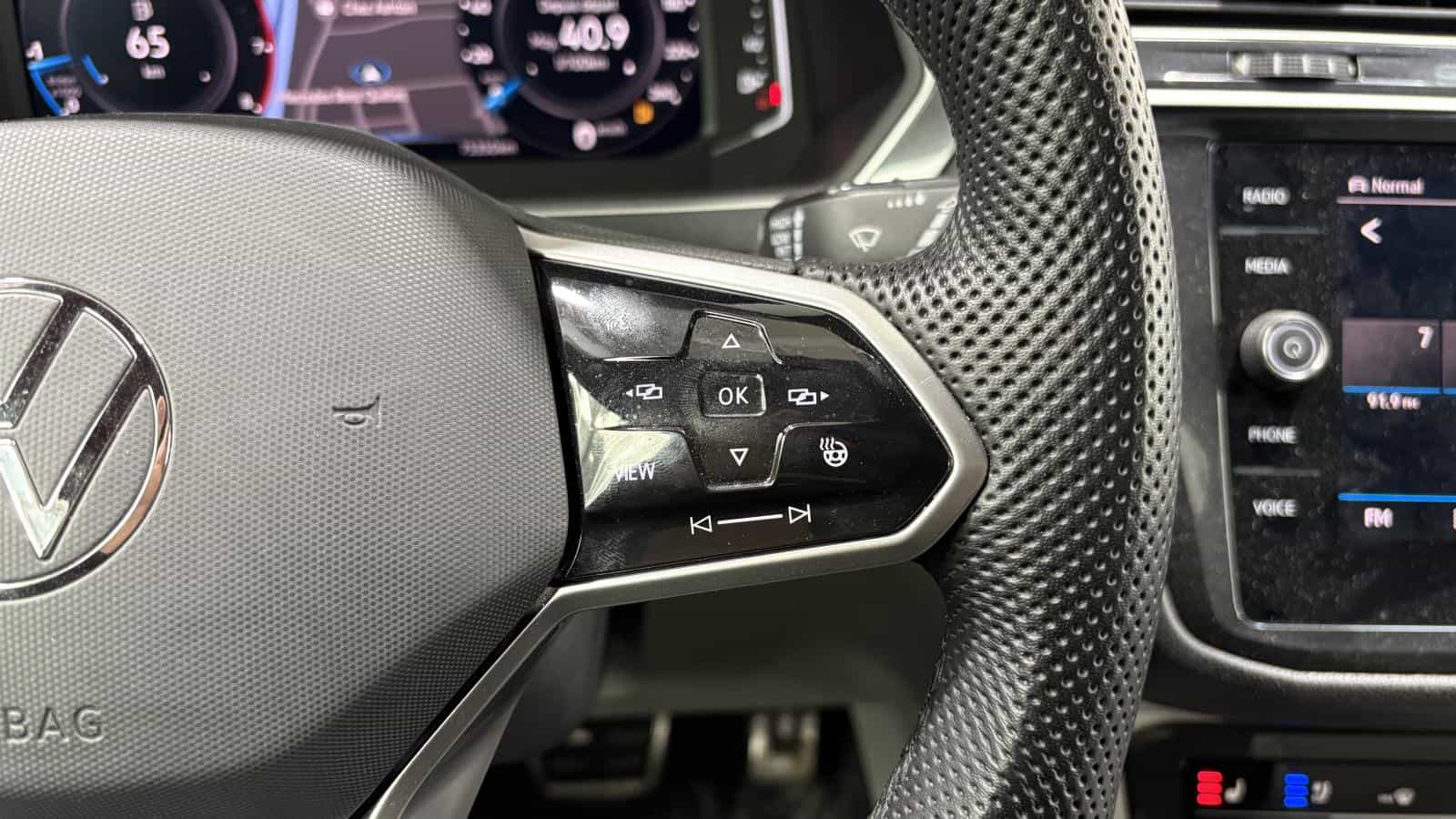 Image 20 Volkswagen Tiguan Highline R-Line 4Motion *Caméra 360 *Cuir Blanc *Toit Pano *Siege Ventilé 2024