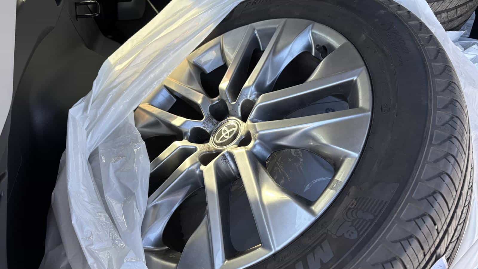 Image 6 Toyota Rav4 Xle *Awd *Carplay *Cuir *Toit *Caméra *Bizone 2023