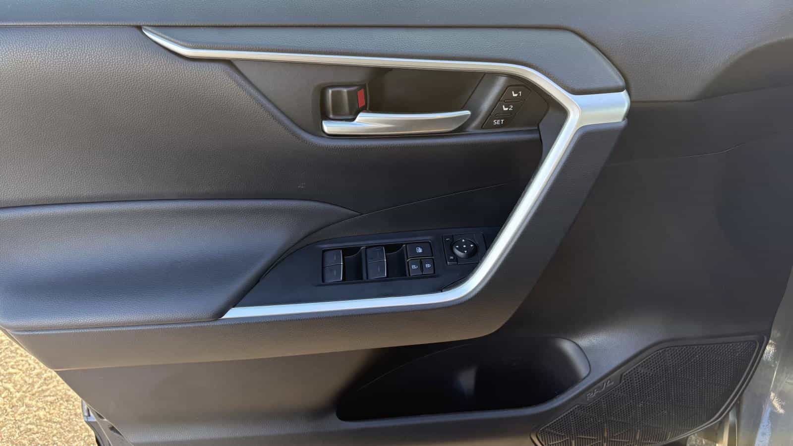 Image 12 Toyota Rav4 Xle *Awd *Carplay *Cuir *Toit *Caméra *Bizone 2023