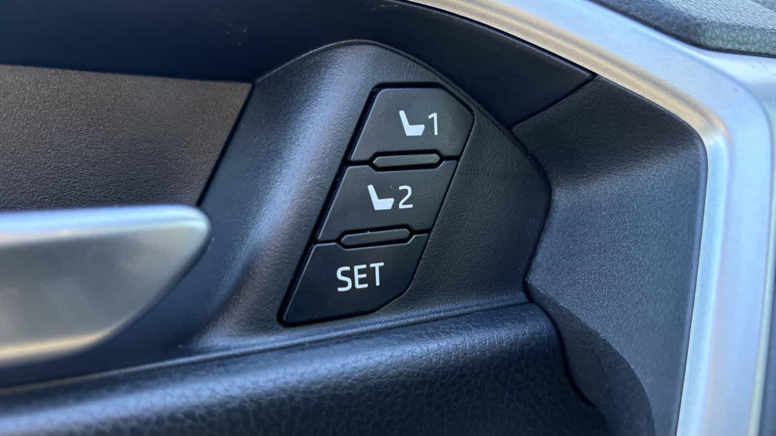 Image 14 Toyota Rav4 Xle *Awd *Carplay *Cuir *Toit *Caméra *Bizone 2023