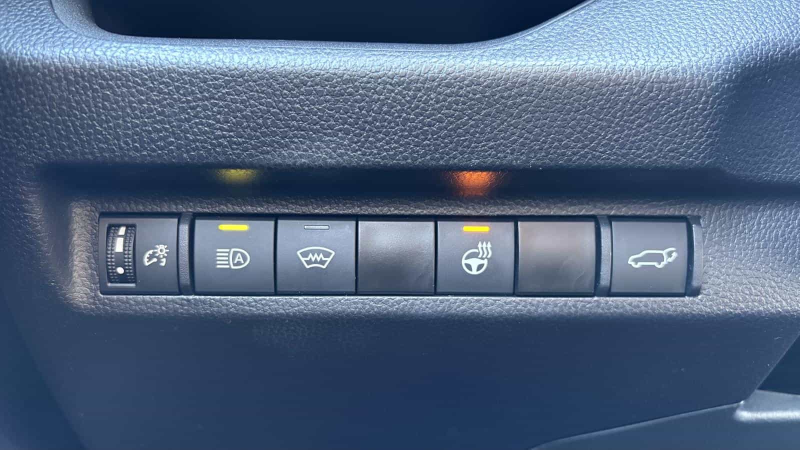 Image 20 Toyota Rav4 Xle *Awd *Carplay *Cuir *Toit *Caméra *Bizone 2023