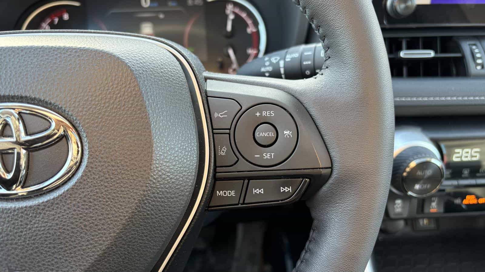 Image 23 Toyota Rav4 Xle *Awd *Carplay *Cuir *Toit *Caméra *Bizone 2023