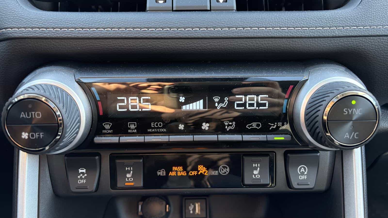 Image 32 Toyota Rav4 Xle *Awd *Carplay *Cuir *Toit *Caméra *Bizone 2023