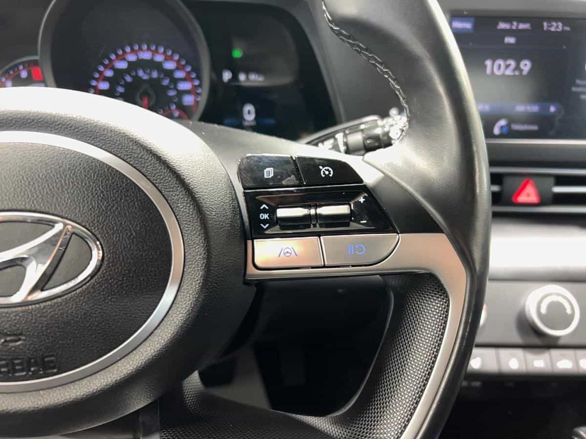 Image 15 Hyundai Elantra Preferred* Volant Chauffant* Carplay* Camera* 2023