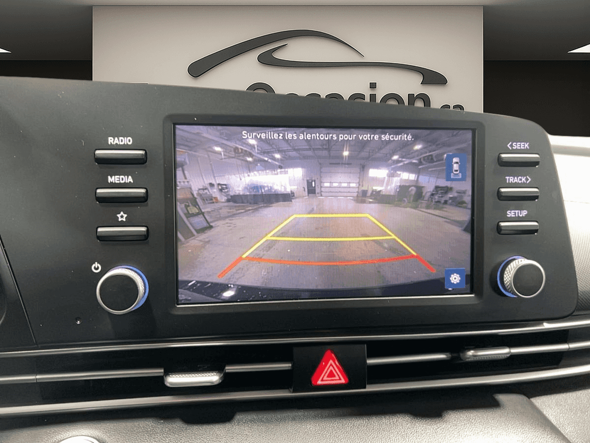 Image 19 Hyundai Elantra Preferred* Volant Chauffant* Carplay* Camera* 2023