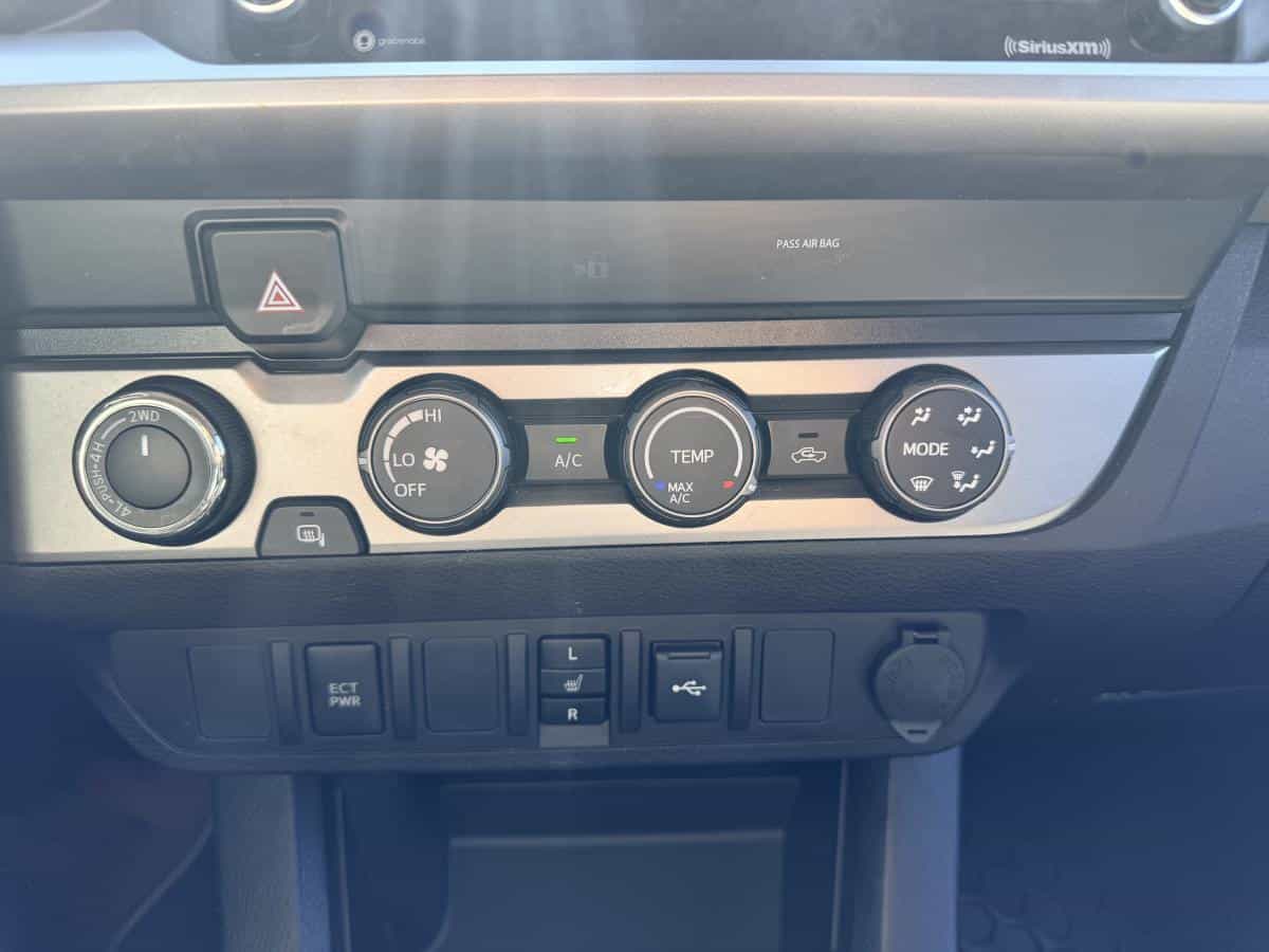 Image 8 Toyota Tacoma Double Cab 4x4 SR5 V6 2020