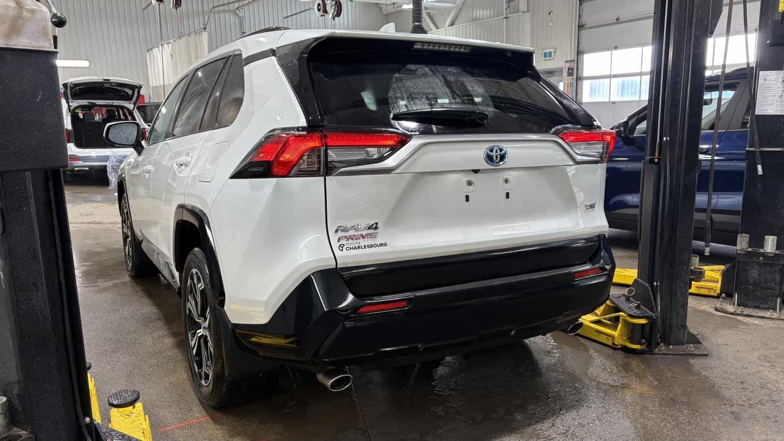 Image 2 Toyota Rav4 Prime Xse *Awd *Carplay *Cuir *Toit *Caméra *Bizone *Volant/Siege Chauffant 2023