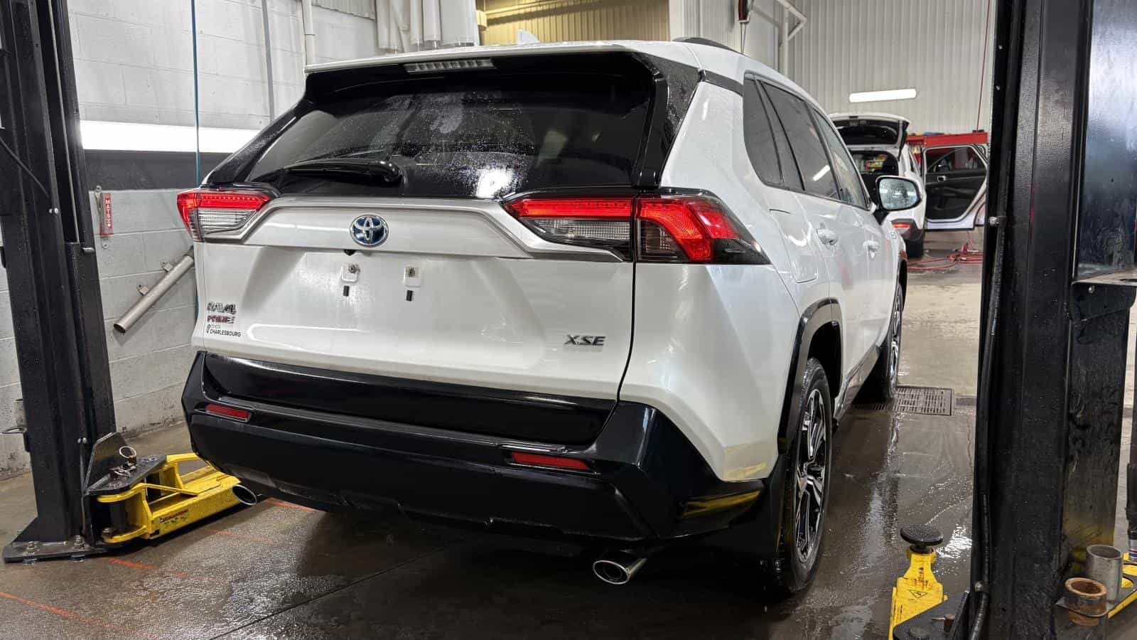 Image 3 Toyota Rav4 Prime Xse *Awd *Carplay *Cuir *Toit *Caméra *Bizone *Volant/Siege Chauffant 2023