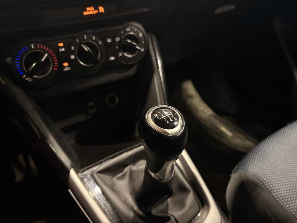 Image 17 Toyota Yaris Manuelle * A/C * Cruise * Radio * Bluetooth * Bouton-Poussoir * 2017