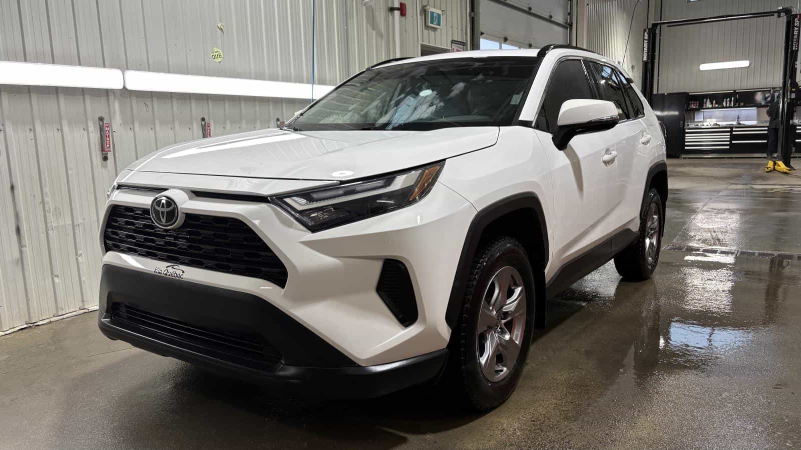 2022 Toyota Rav4 Xle *Awd *Bizone *Toit *Carplay *Caméra *Volant/Siege Chauffant - Image 1