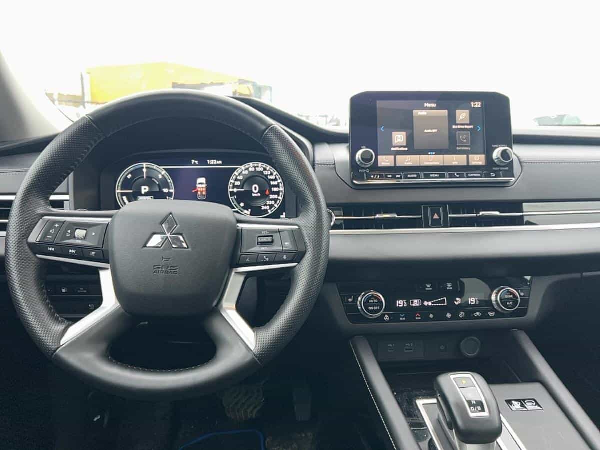 Image 3 Mitsubishi Outlander PHEV Se* Awc* Toit Pano* Volant Chauffant* Bizone* 2025