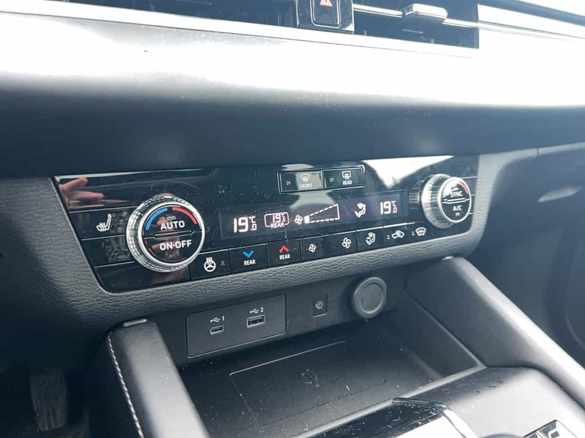 Image 14 Mitsubishi Outlander PHEV Se* Awc* Toit Pano* Volant Chauffant* Bizone* 2025