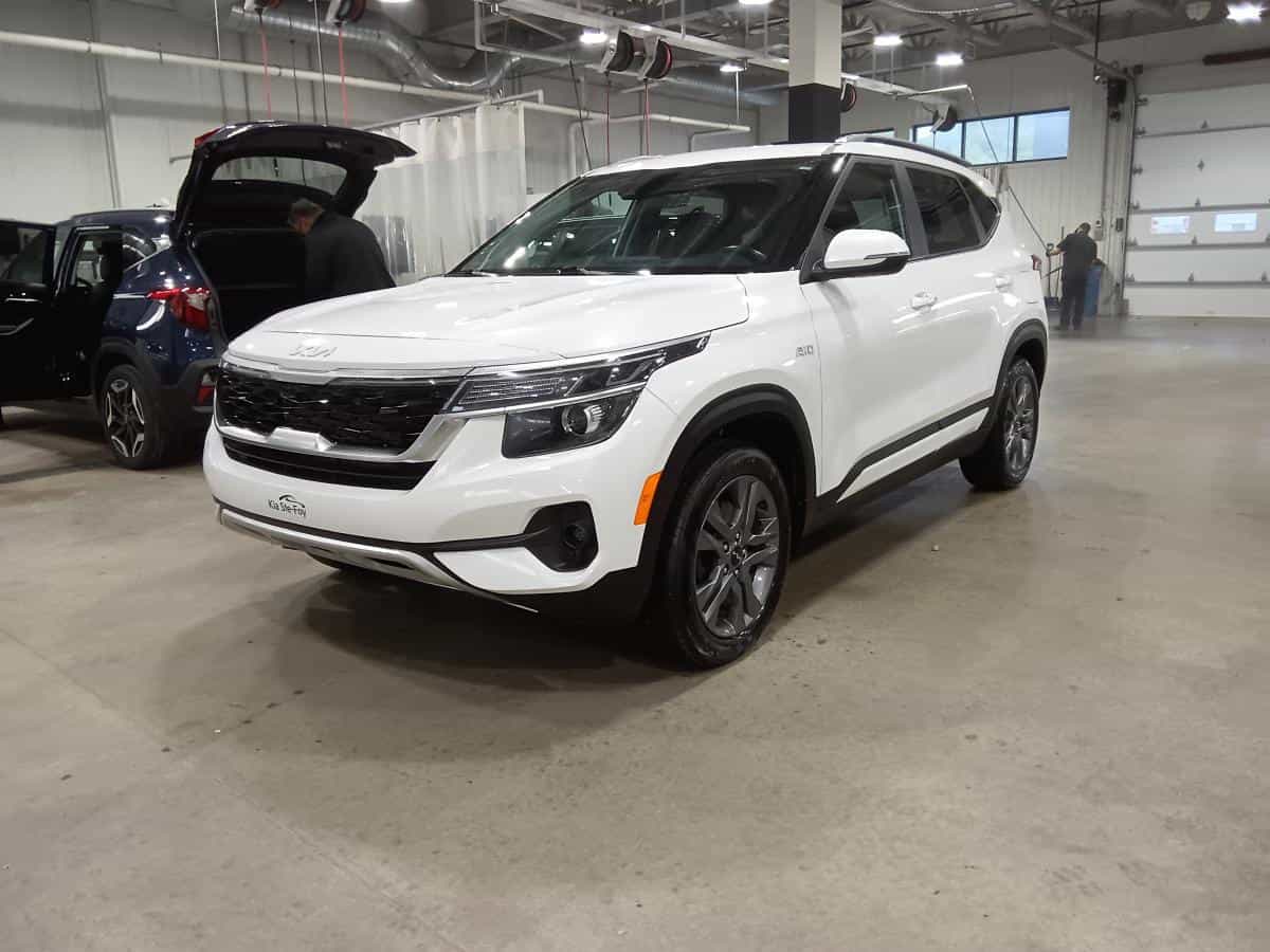 2023 Kia Seltos Ex* Awd* Toit* Cuir* Carplay* Volant Chauffant* - Image 1