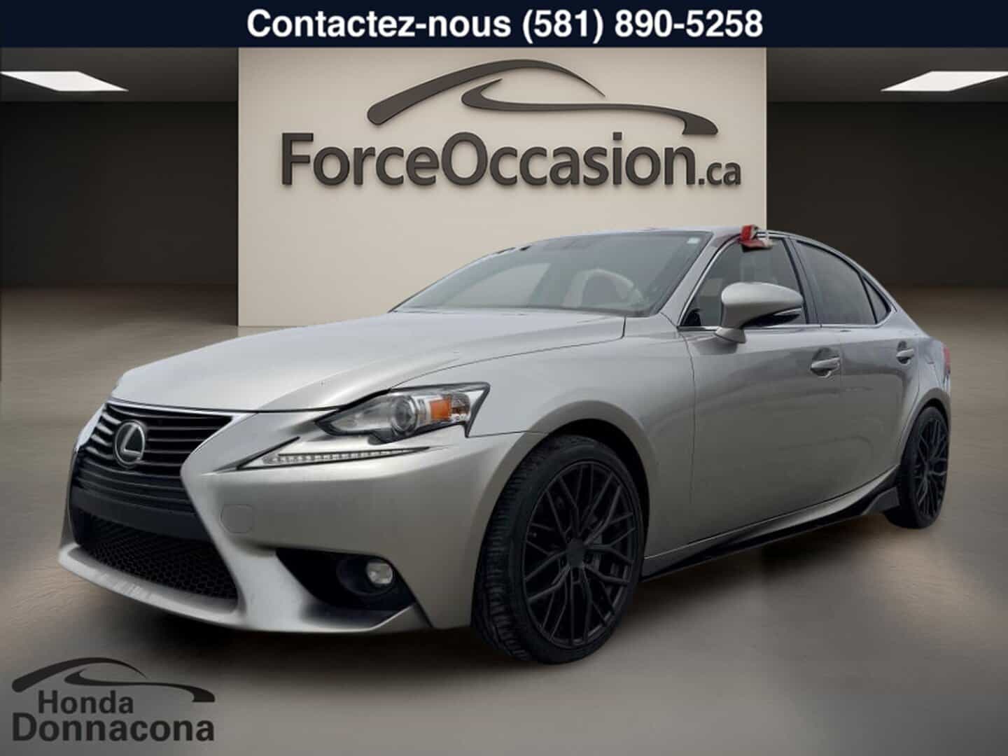 2016 Lexus IS Berline 4 portes traction intégrale - Image 1