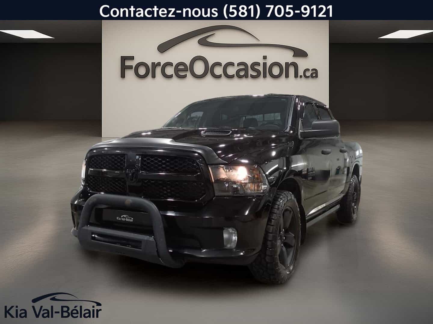 2023 RAM 1500 Classic Express Edition Nuit * V8 * HEMI * 395HP * CARPLAY * VOLANT CHAUFF * - Image 1