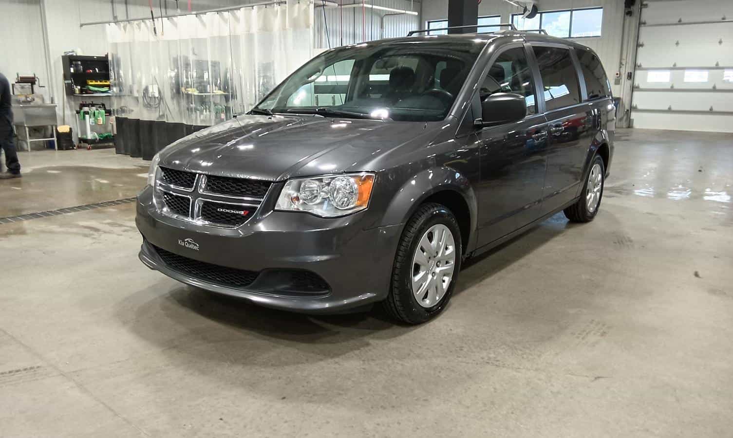 2017 Dodge Grand Caravan Sxt Stow N Go *V6 *7 Pass *Bizone *Cruise *Bluetooth *A/C - Image 1