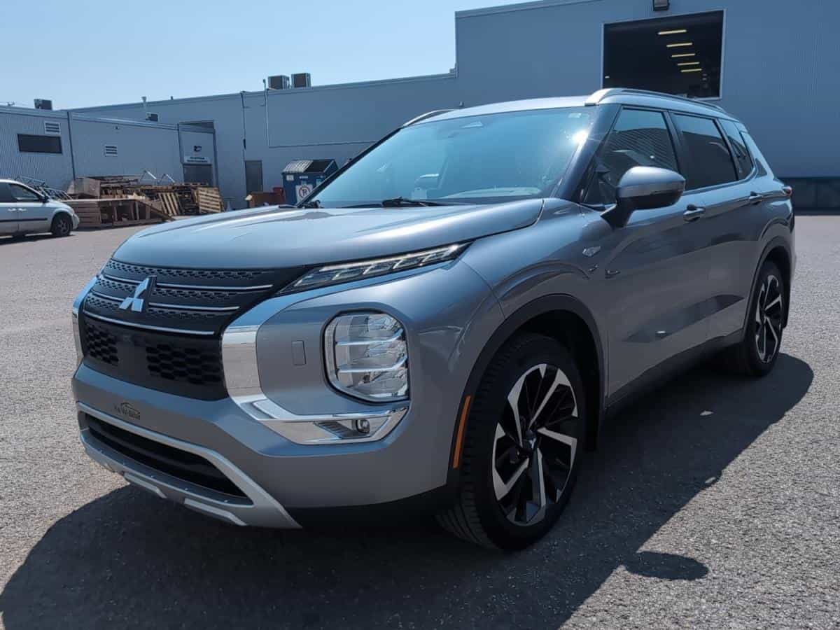 2023 Mitsubishi Outlander Se * S-Awc * Cuir * Toit * Caméra * Carplay * Volant Chauff * - Image 1