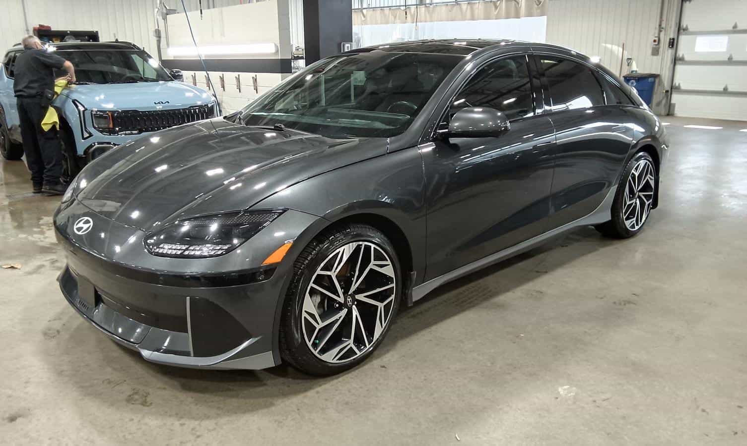 2024 Hyundai Ioniq 6 Preferred* Awd* Long Range* Cuir* Toit* Gps* - Image 1