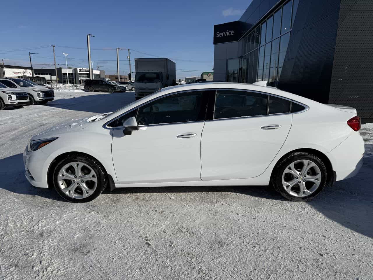 2018 Chevrolet Cruze Premier, Cuir, Volant chauffant, Siège électrique - Image 2